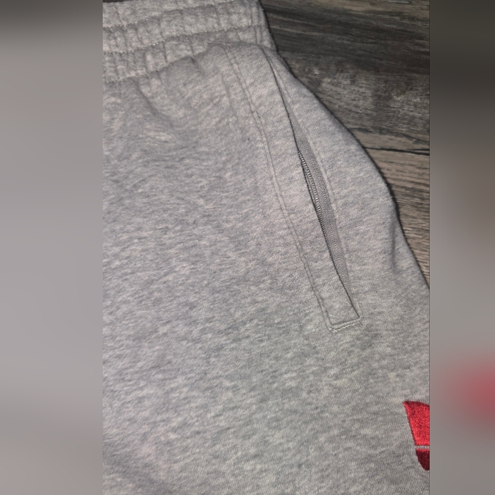 Gray Shorts with Red and Blue ADIDAS ORIGINALS 3D TREFOIL STRIPED Size Small - Picture 4 of 7